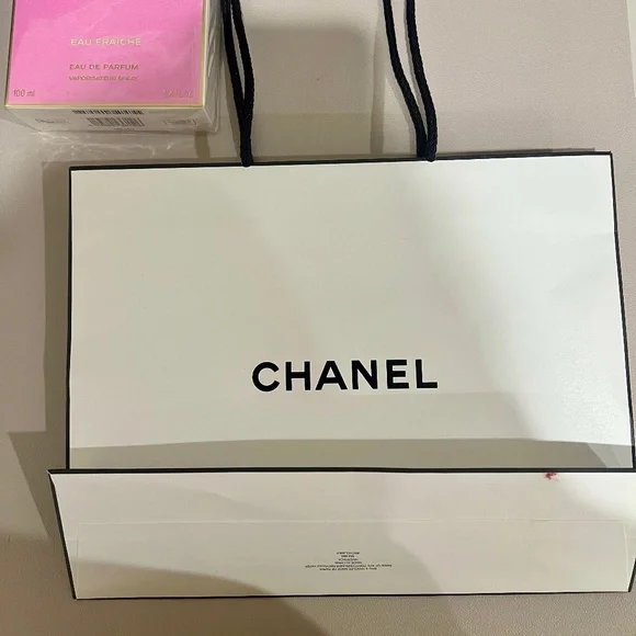 NIB CHANEL CHANCE EAU FRAÎCHE Eau de Parfum Spray, 3.4 oz. MSRP $176 - Picture 7 of 7